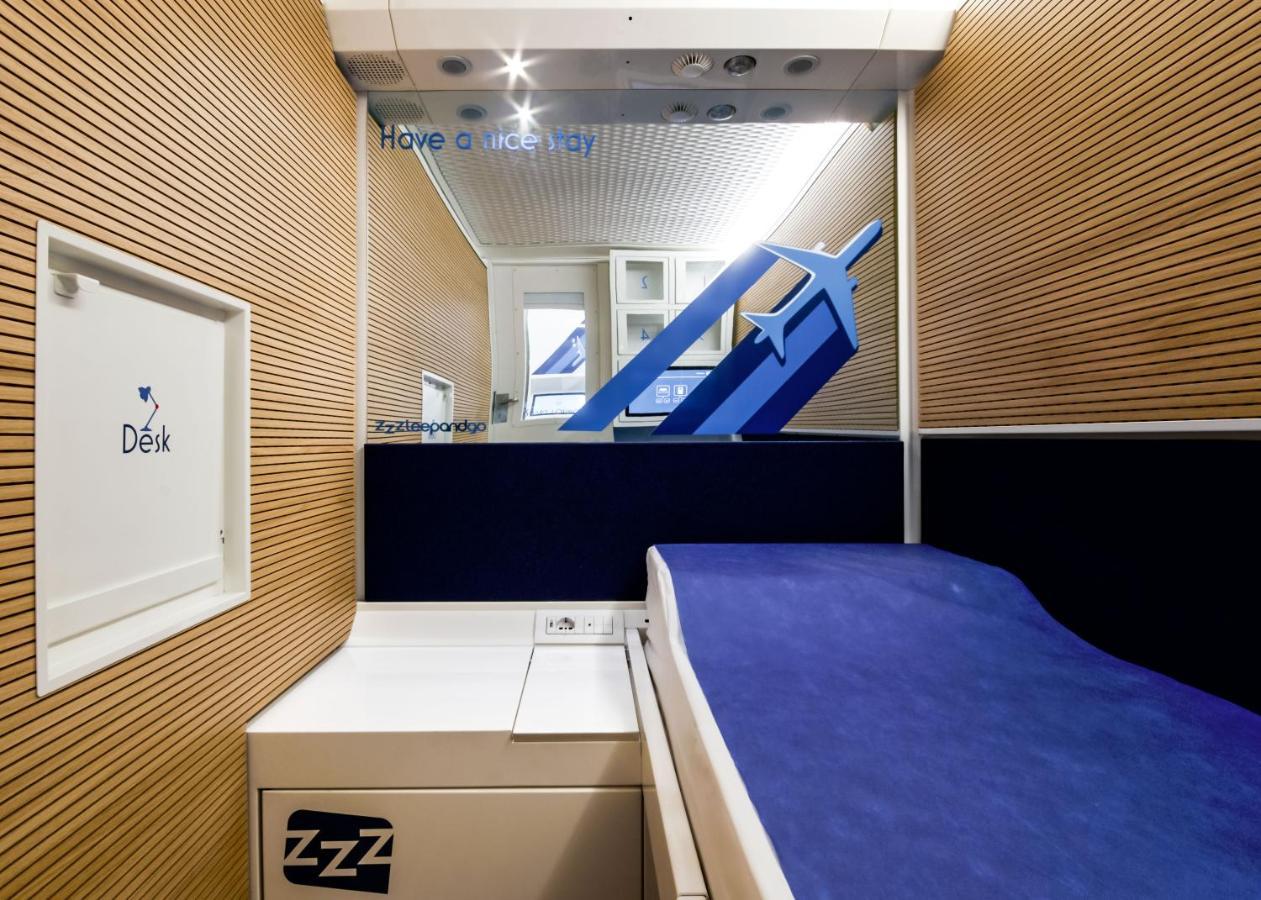 Отель Resting Pods - Zzzleepandgotrn Torino Airport Казелле-Торинезе Экстерьер фото